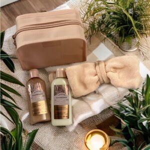 Bath & Body Set Champagne Toast - Cream and Brown